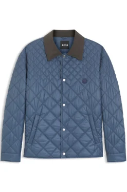 Water-repellent jacket with mixed quilting