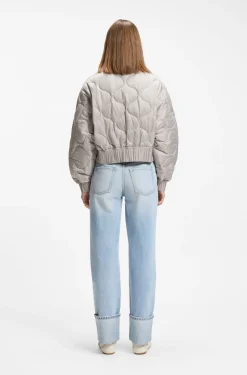 Water-repellent jacket with onion quilting