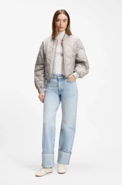 Water-repellent jacket with onion quilting