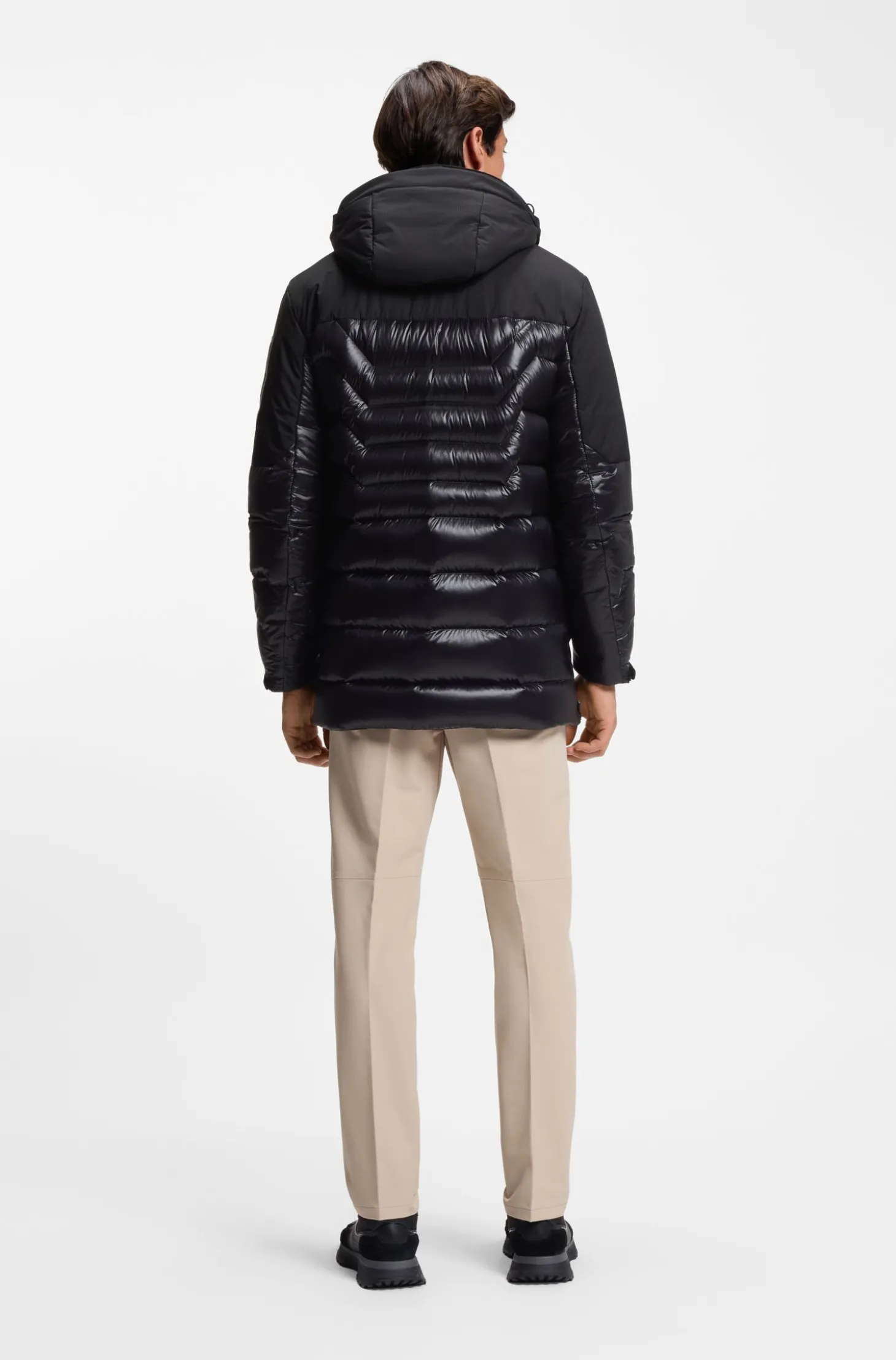 Water-repellent parka jacket with down filling