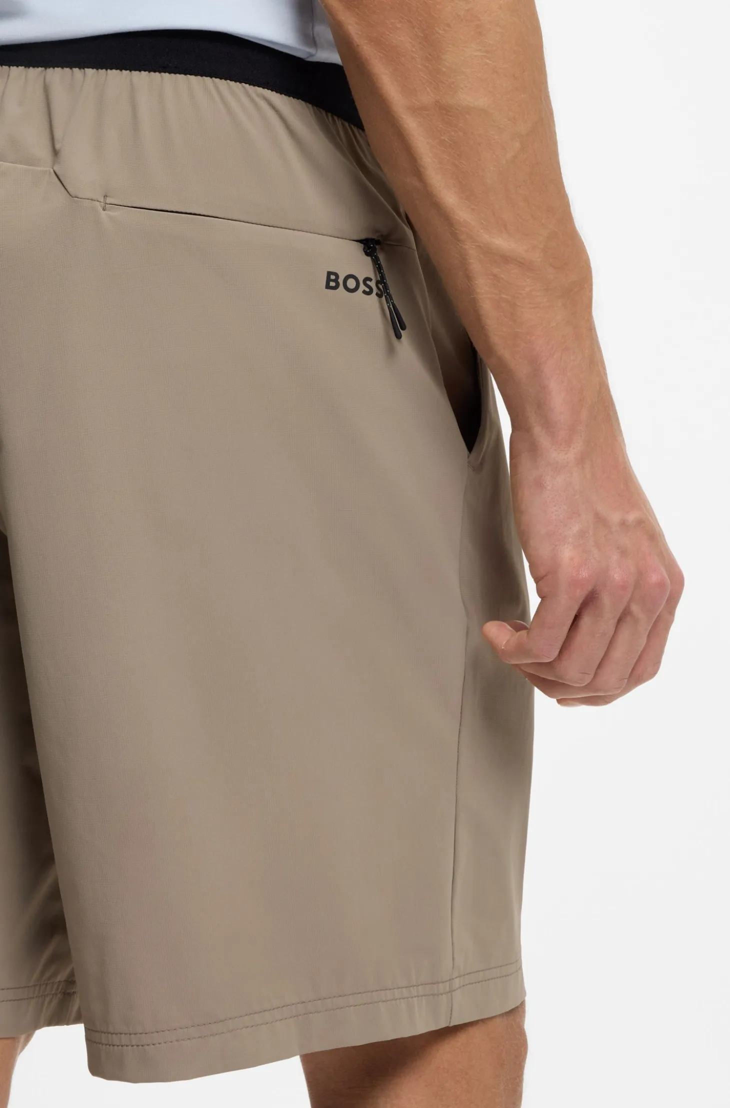Water-repellent shorts in micro-waffle fabric