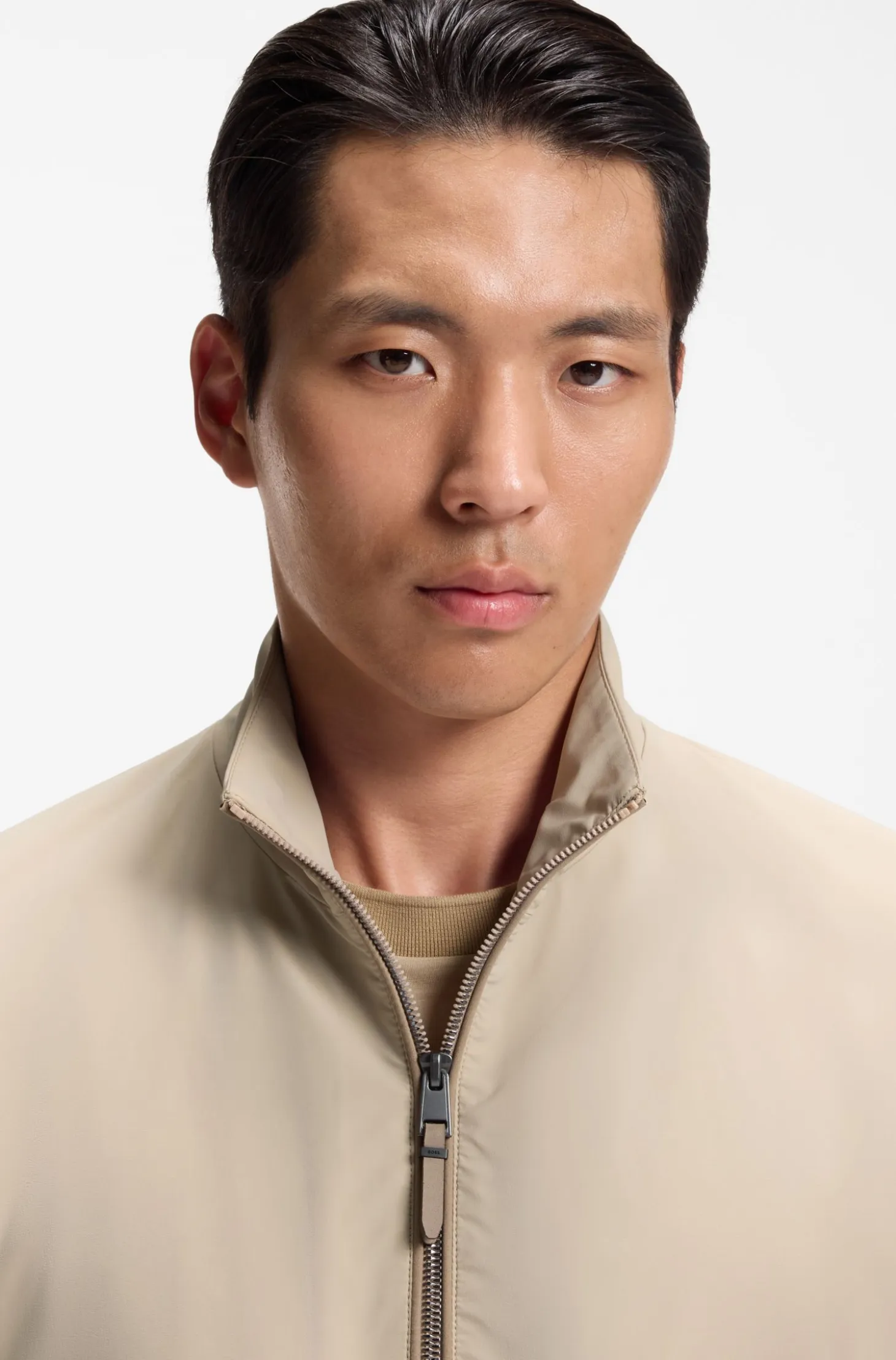 Water-repellent zipped jacket with two-way stretch