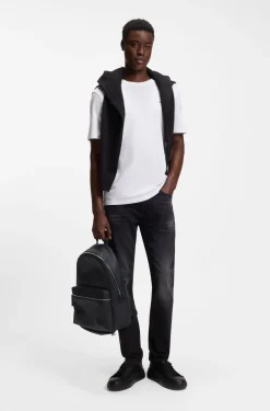 Zipped backpack with rubber logo patch